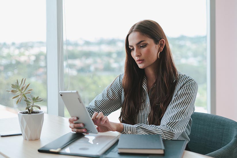 Te explicamos qué es un software de control de asistencia y todas las ventajas y beneficios que tienes si cuentas con uno en tu empresa, así como Sesame.